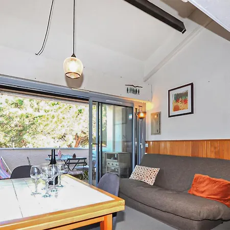 Front In Saint-cyprien Holiday home